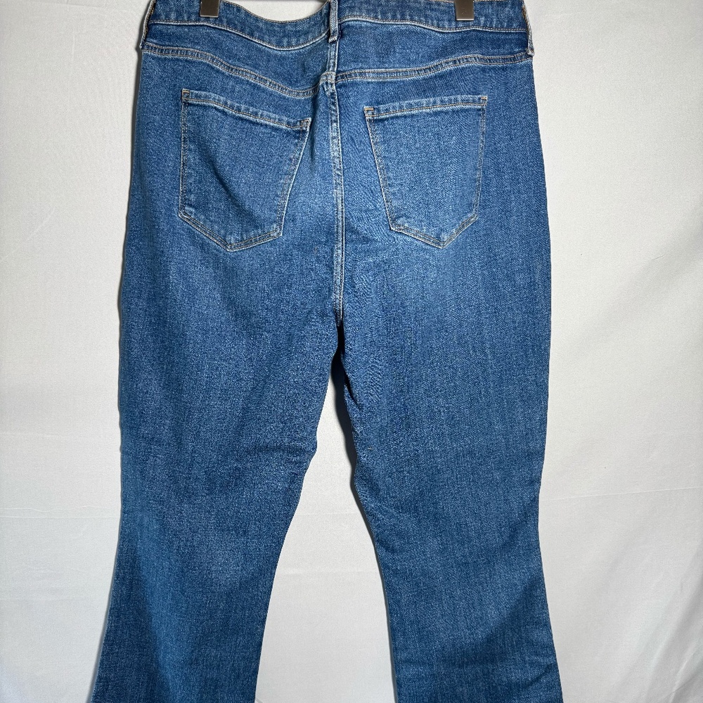Old Navy High-Rise Distressed Jeans – Size 14 (NWT) - Picture 3 of 3